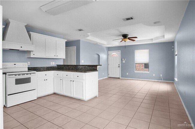Building Photo - 15 W Portales Dr