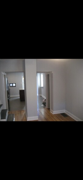 Building Photo - 702 S Darien St