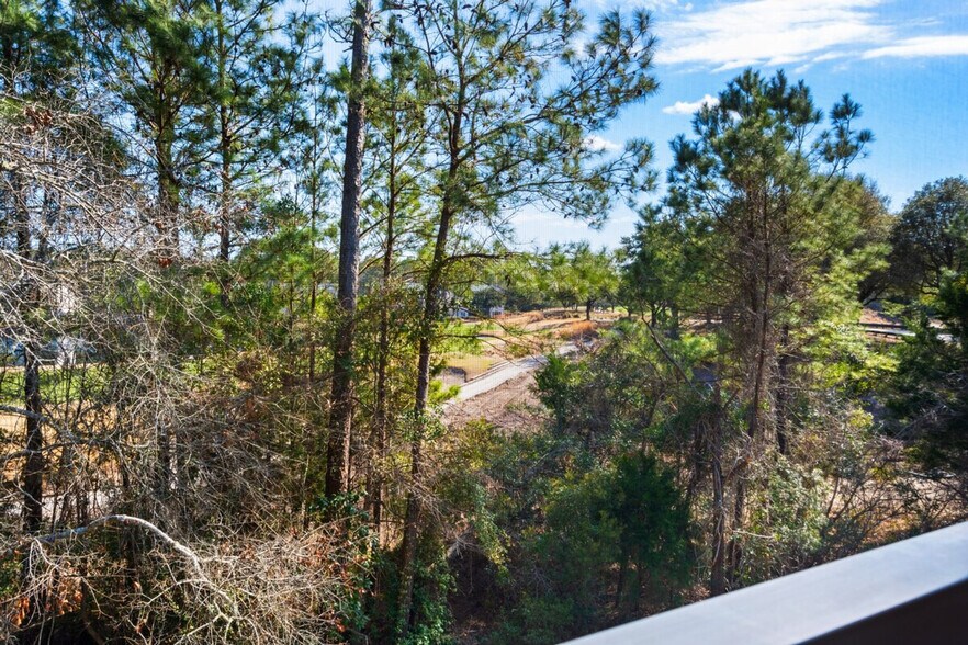 Building Photo - 598 Blue Stem Dr