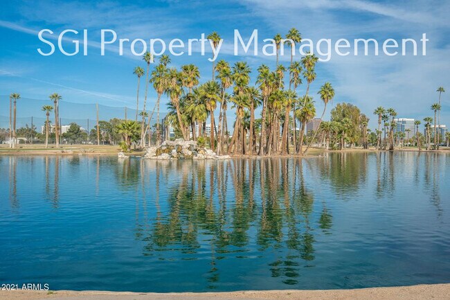 Building Photo - 1315 W Holly St