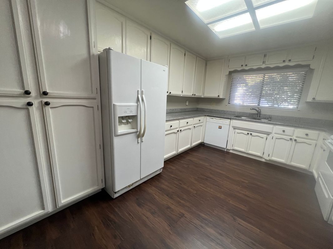 Building Photo - 2520 Beatrice Ln