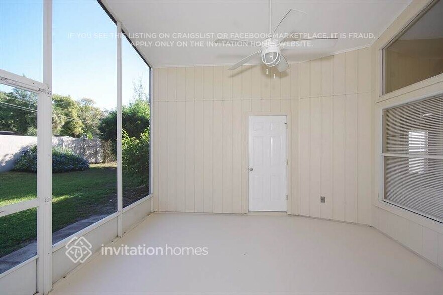 Building Photo - 447 Emerald Cove Loop