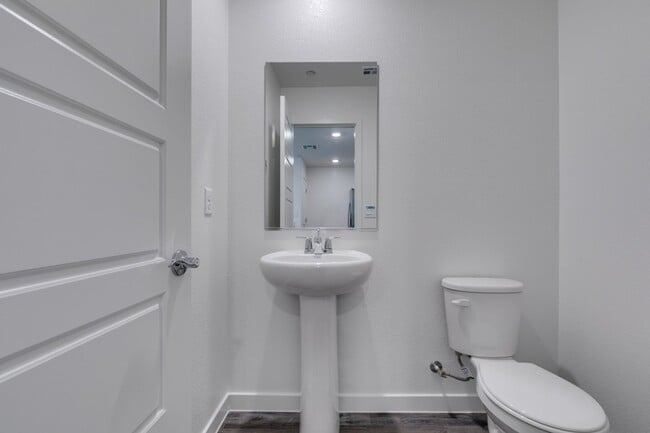 Building Photo - Beautiful New 3 Bed / 2.5 Bath Townhome 89178