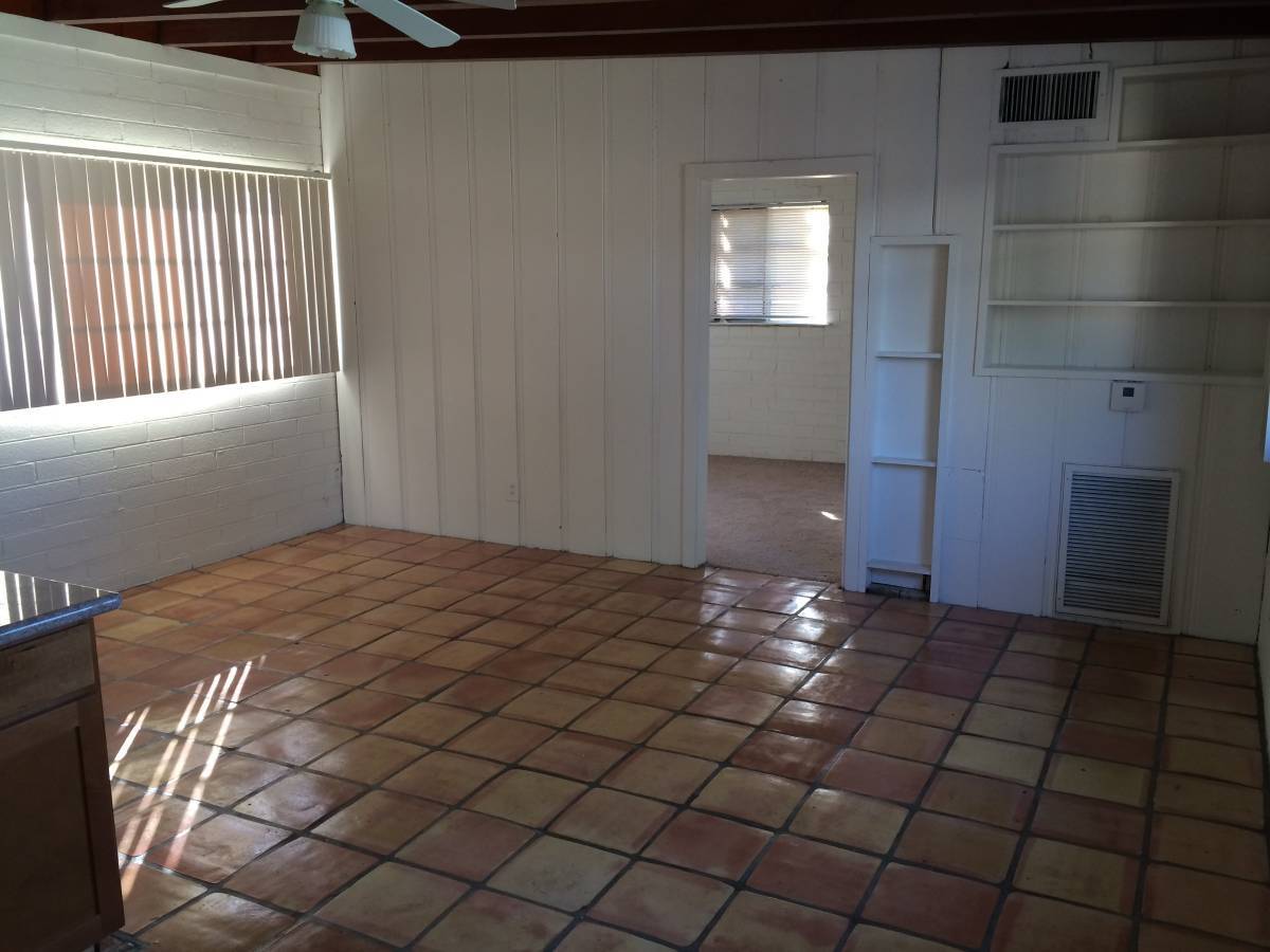 Building Photo - 1539 E Hudson Dr
