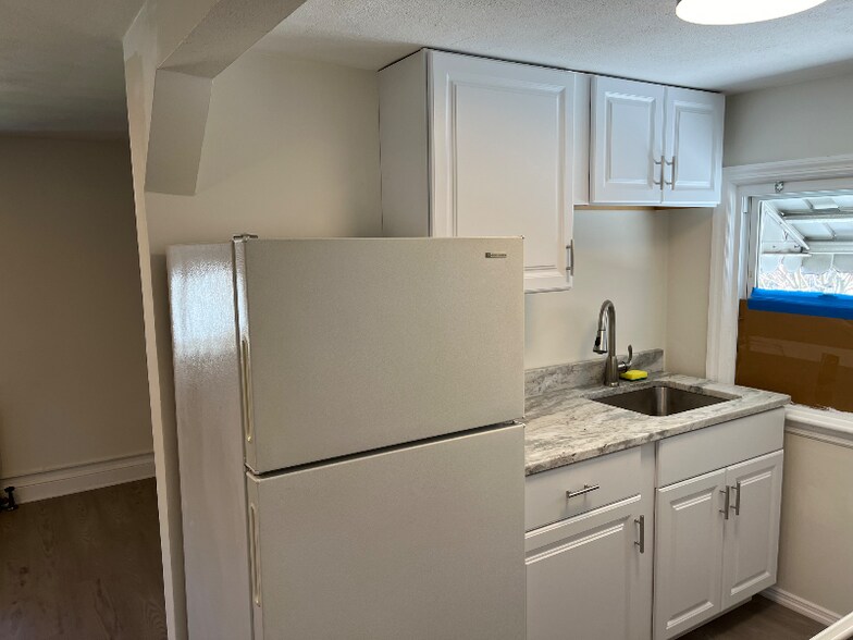 Building Photo - 47 S Chestnut St