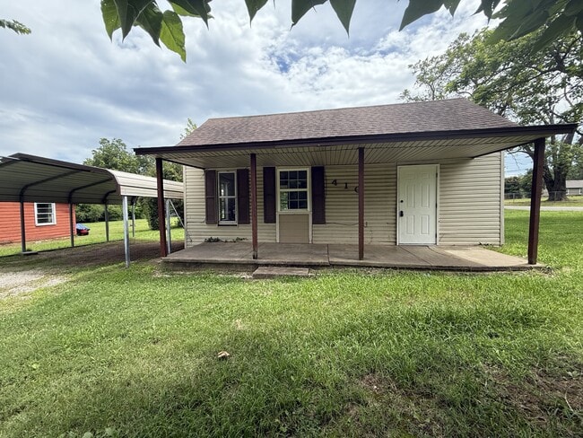 Primary Photo - 410 W Argyle Ave