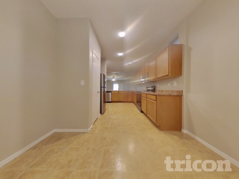 Building Photo - 1689 S 235th Dr
