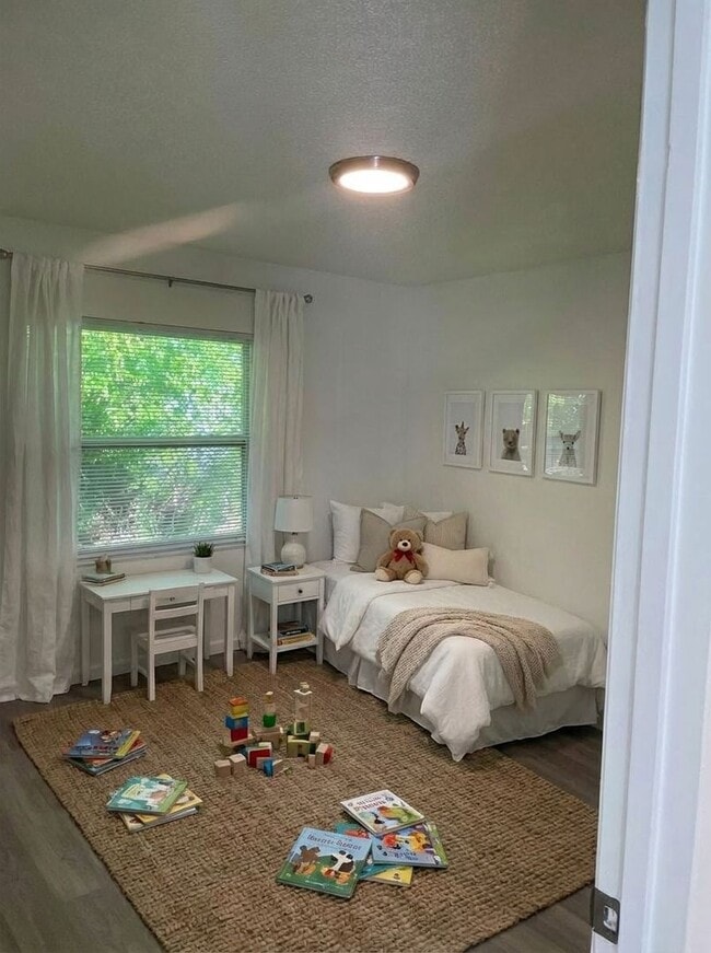 Building Photo - Vero Beach 2 Bedroom 1 Bath