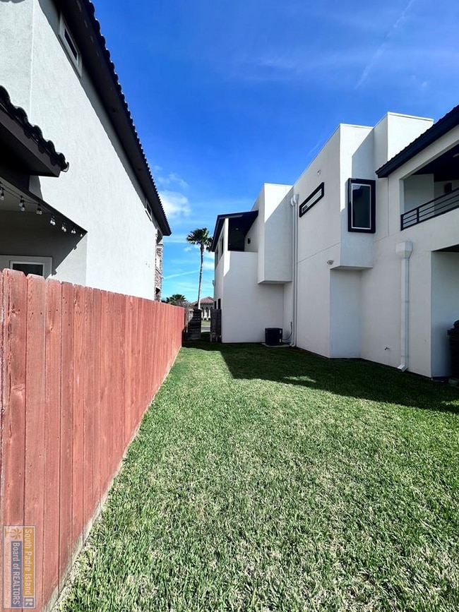 Building Photo - 154 Oleander Dr