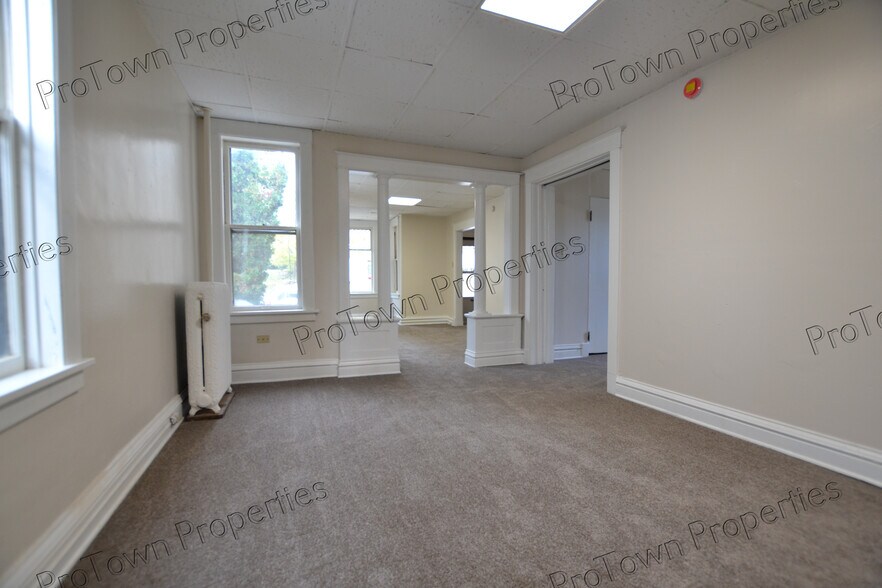 Building Photo - 112 Nicholson St