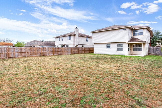 Building Photo - 528 Starling Creek