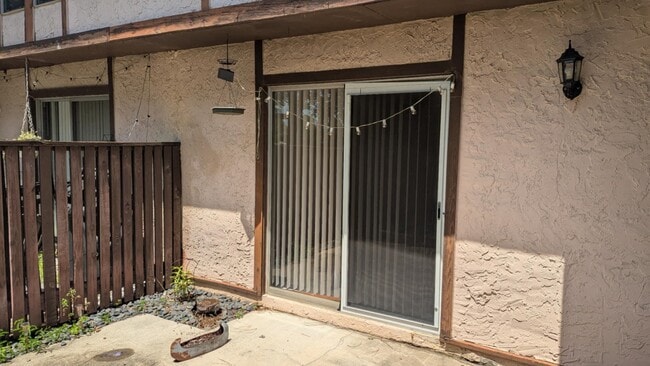Building Photo - 503 Westwood Dr