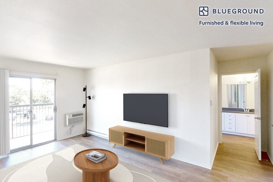 Building Photo - 333 1st St