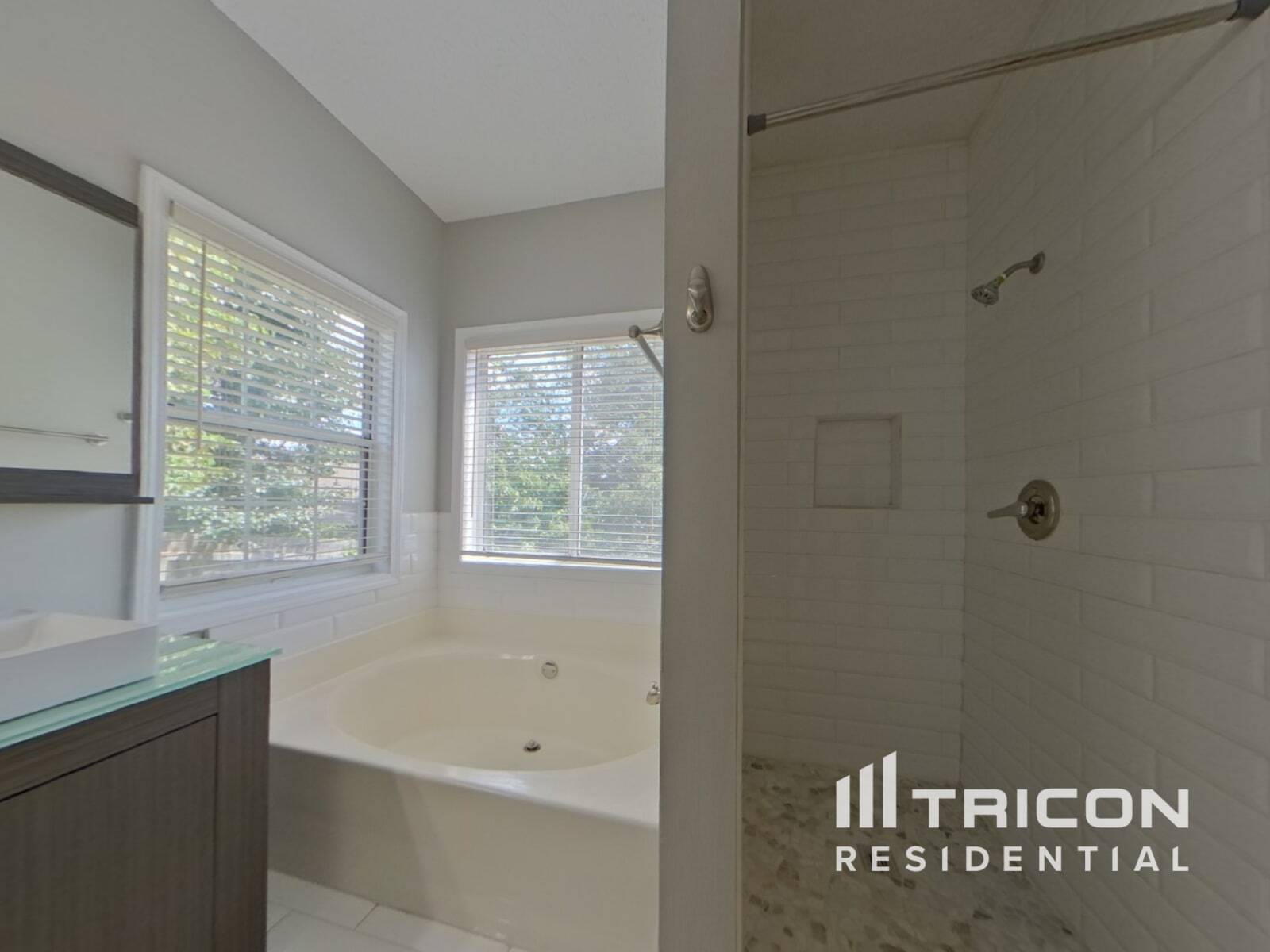 Building Photo - 210 Boca Ciega Ct