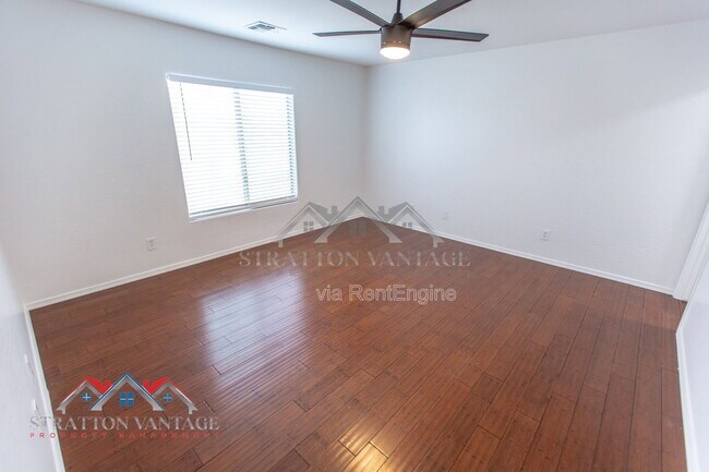 Building Photo - 110 Cholla St