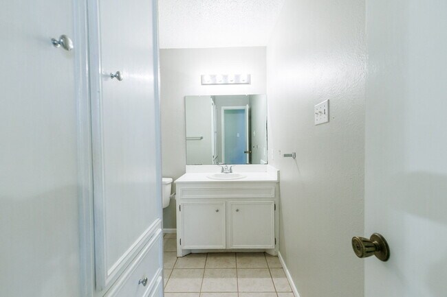 Building Photo - Wonderful 3/2/2 in Lubbock, TX!