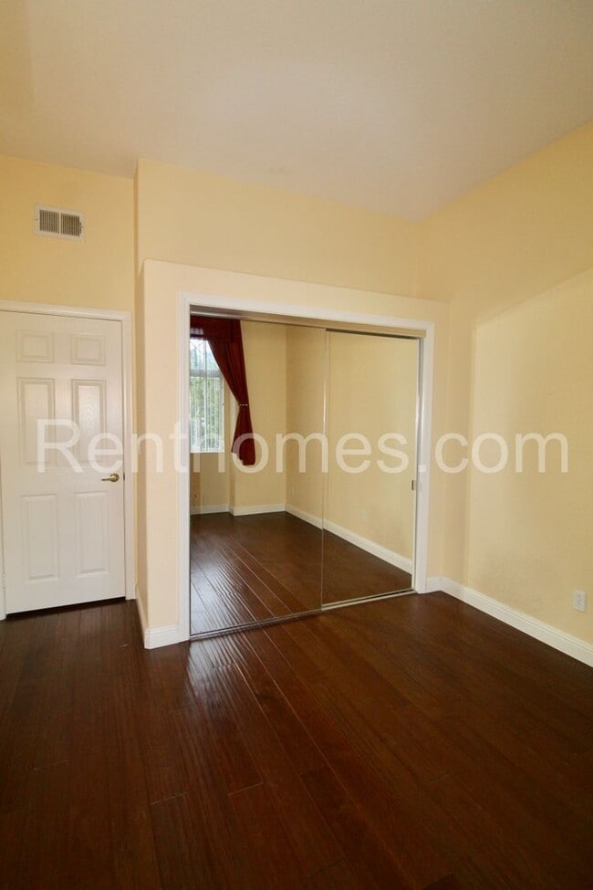 Building Photo - Scripps Ranch, 11073 Caminito Encanto, AC,...