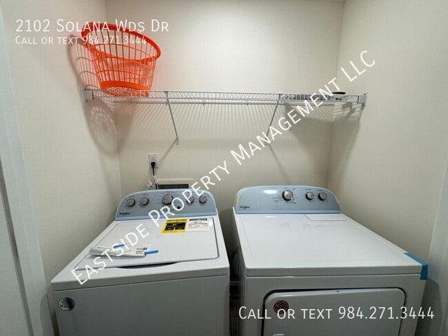 Building Photo - 2102 Solana Wds Dr