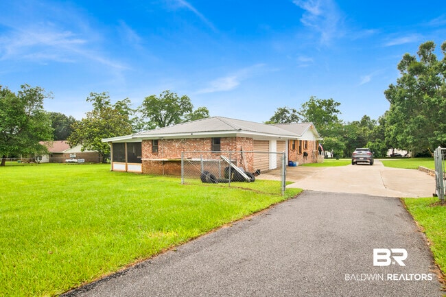 Building Photo - 11525 Brenda Rd