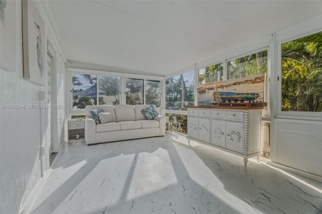 Building Photo - 16 North Dr