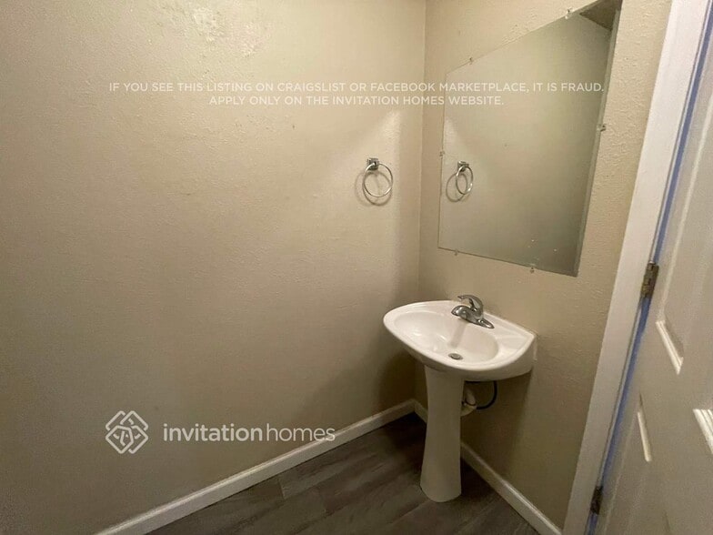 Building Photo - 3725 SW 332nd Pl