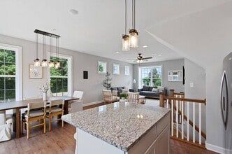 Building Photo - Beautiful 3 Bedroom, 2.5 Bath Townhome in Waynesboro!