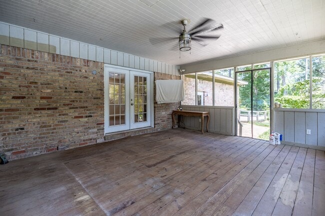 Building Photo - 10736 Pecan Dr