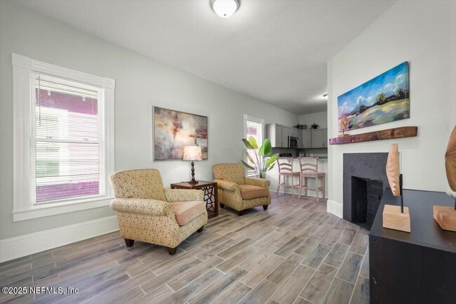 Building Photo - 1913 Redell St