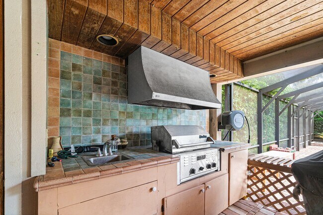 Building Photo - 12101 Tumbleweed Ct