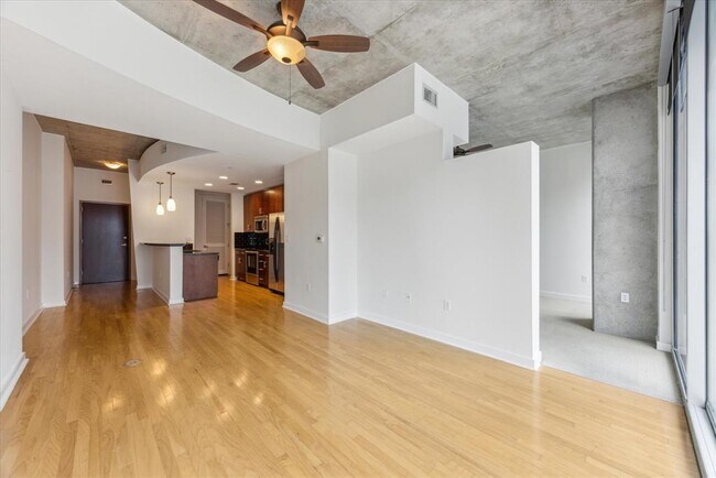 Building Photo - 360 Nueces St