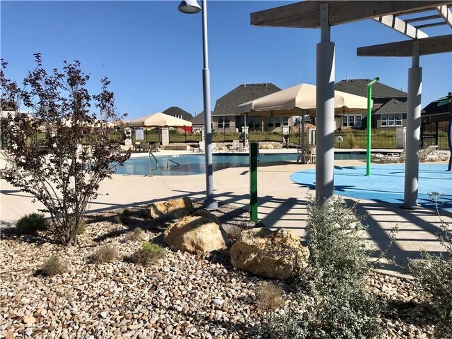 Building Photo - Brand New 4 bedroom One Story - Vista Vera...