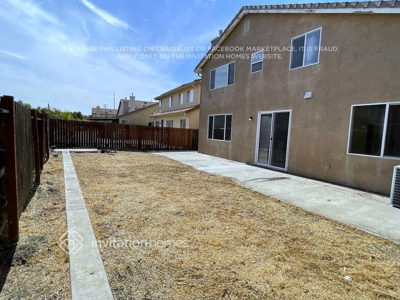 Building Photo - 116 Travertine Ave