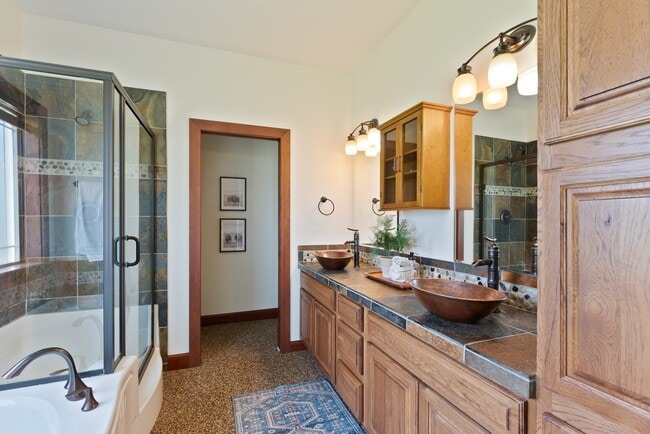 Building Photo - 1981 W Twinkling Star Rd