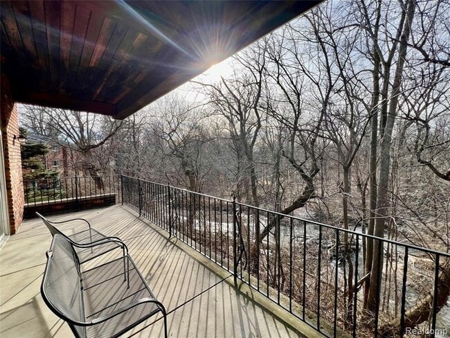 Building Photo - 31831 Grand River Ave