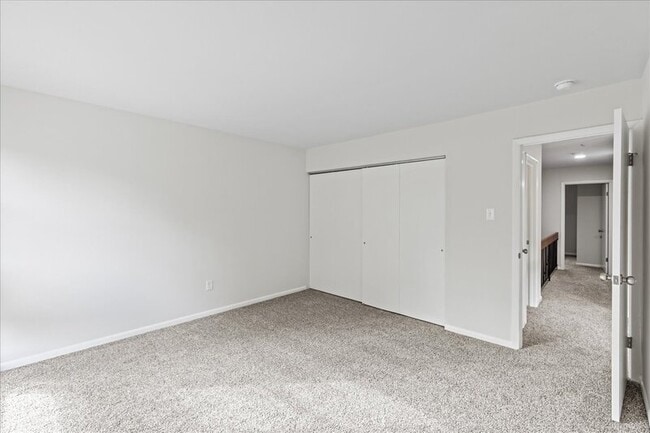 Building Photo - 421 Barton Run Blvd