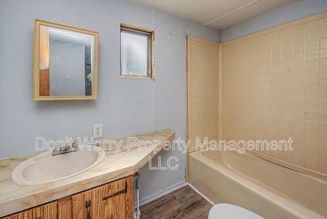 Building Photo - 1086 Frye Rd