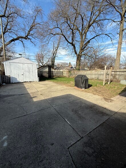 Building Photo - 181 E Cambourne St