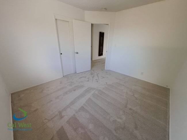 Building Photo - $2995 - Cozy 2/1 in the heart of Downtown ...