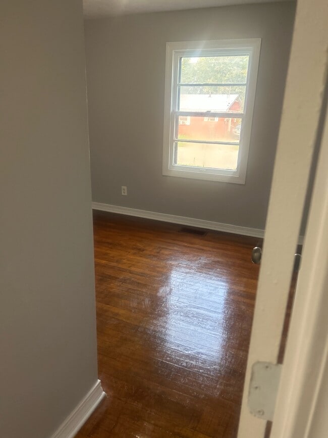 Building Photo - 408 S Foster Dr