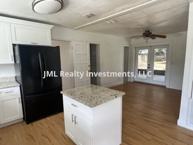 Building Photo - 3bedroom 2 bath Longwood home  with Boat a...