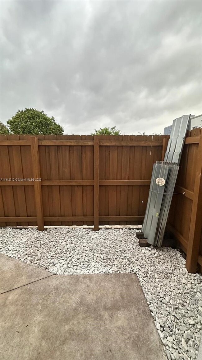 Building Photo - 25308 SW 135th Ave