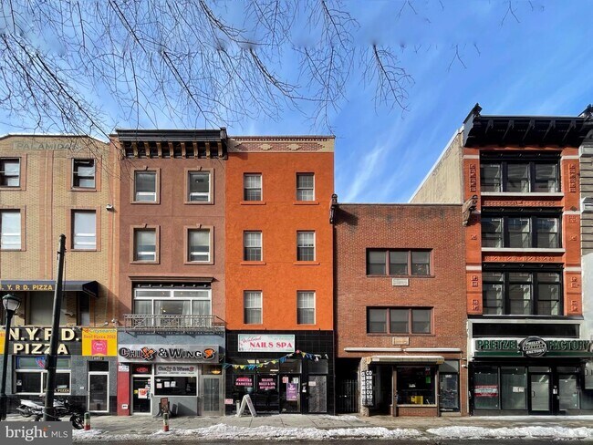 Building Photo - 136 S 11th St