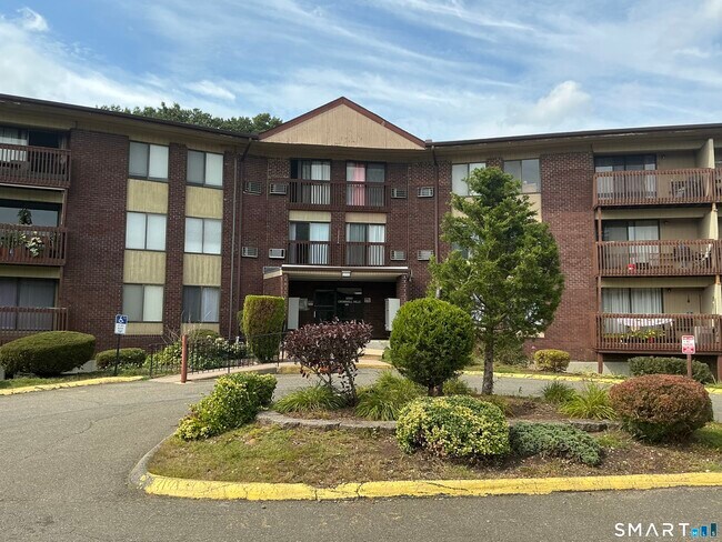 Building Photo - 2315 Cromwell Hills Dr