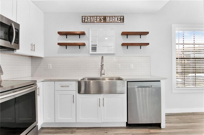 Building Photo - 1748 Ohlen Rd