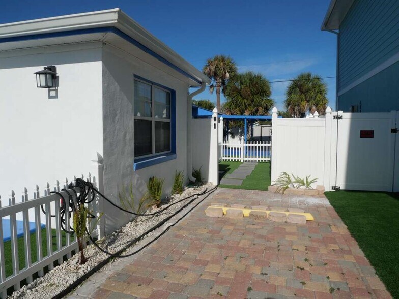 Building Photo - 13115 3rd St E