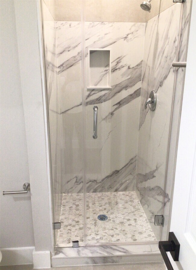 Building Photo - 2109 Marnel Rd