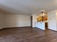 Building Photo - Spacious 1 Bedroom 1 Bath Upper Apartment