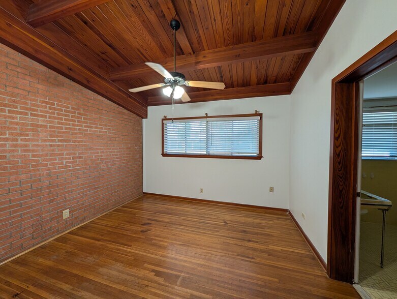 Bedroom 3 - 1010 N Cutting Ave