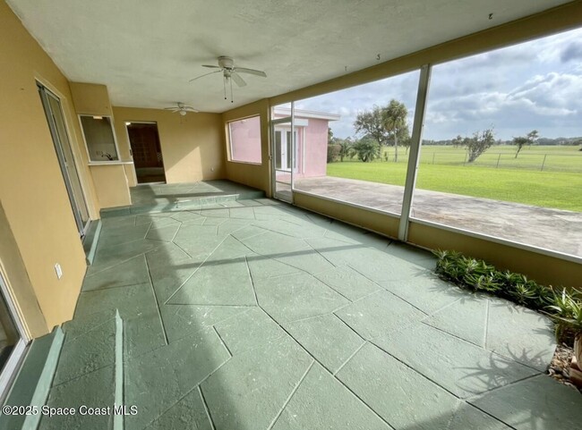 Building Photo - 48 Country Club Rd