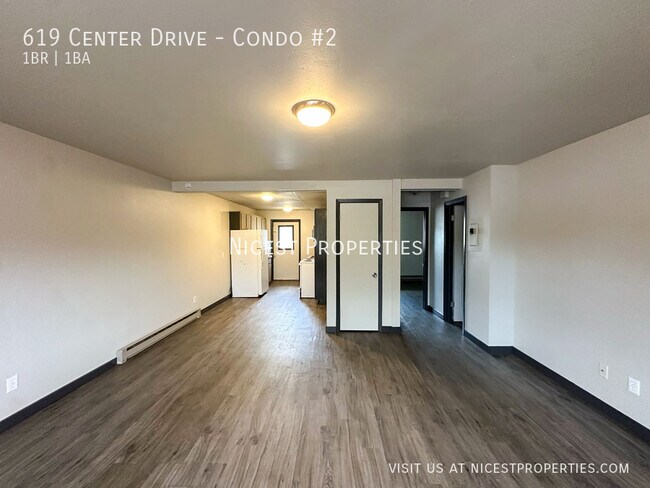 Primary Photo - 619 Center Dr